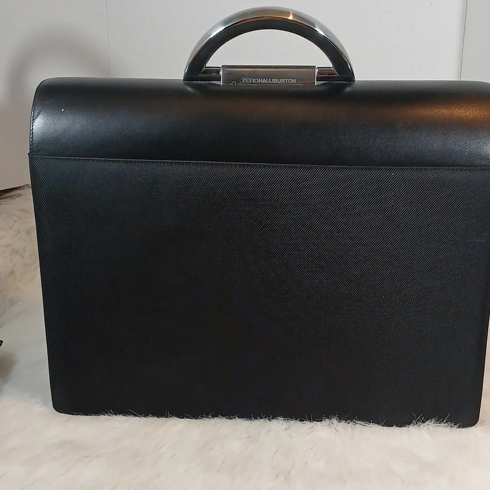 Zero Halliburton Black Leather/Fabric Briefcase/ Document Case Bag Men/Unisex
